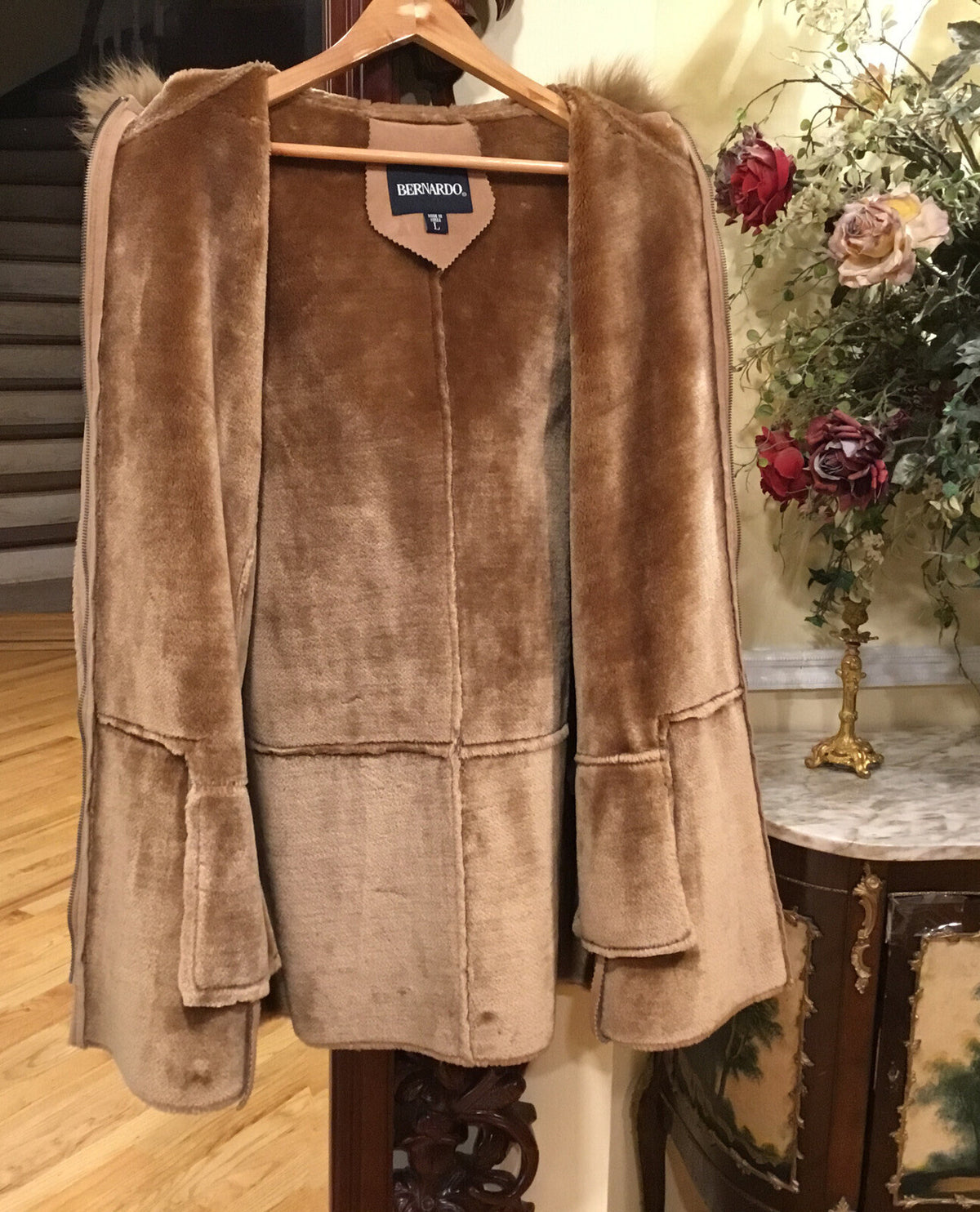 ￼COAT FAUX  SUEDE SZ L ￼Hoody