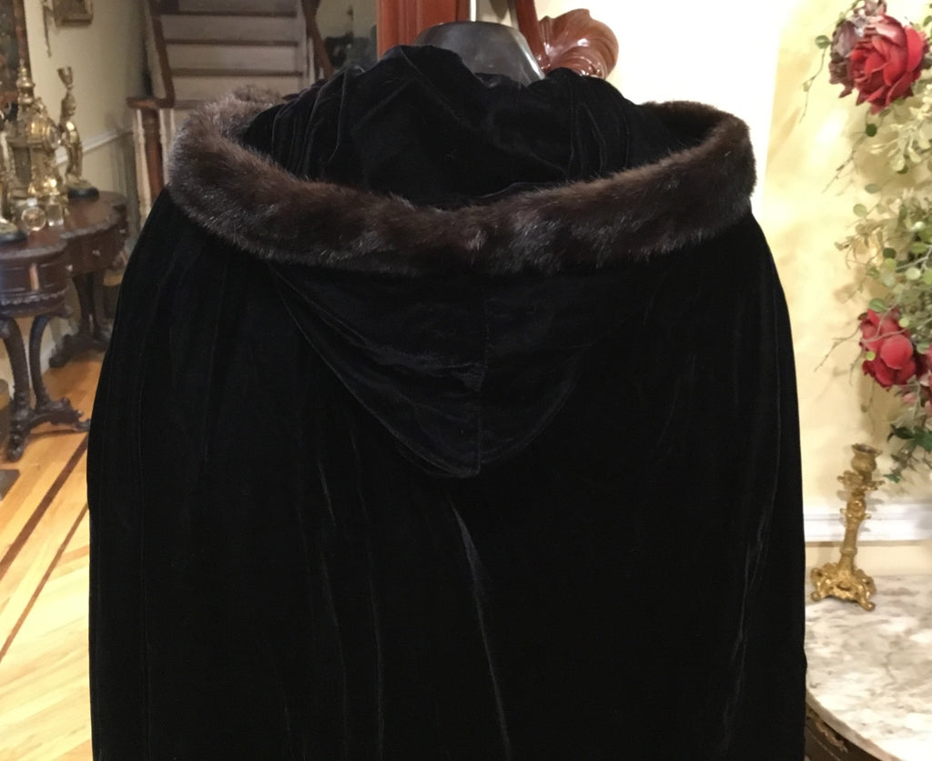 Vintage Heavy, velour, Theatrical ￼Cape Coat Made In England 57" Long Free size￼