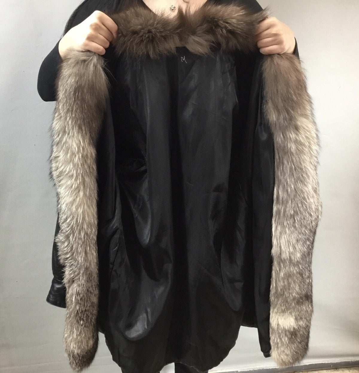 Leather￼ ￼And Fox  Coat  Coat Sz  M