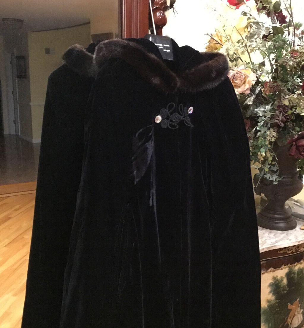 Vintage Heavy, velour, Theatrical ￼Cape Coat Made In England 57" Long Free size￼