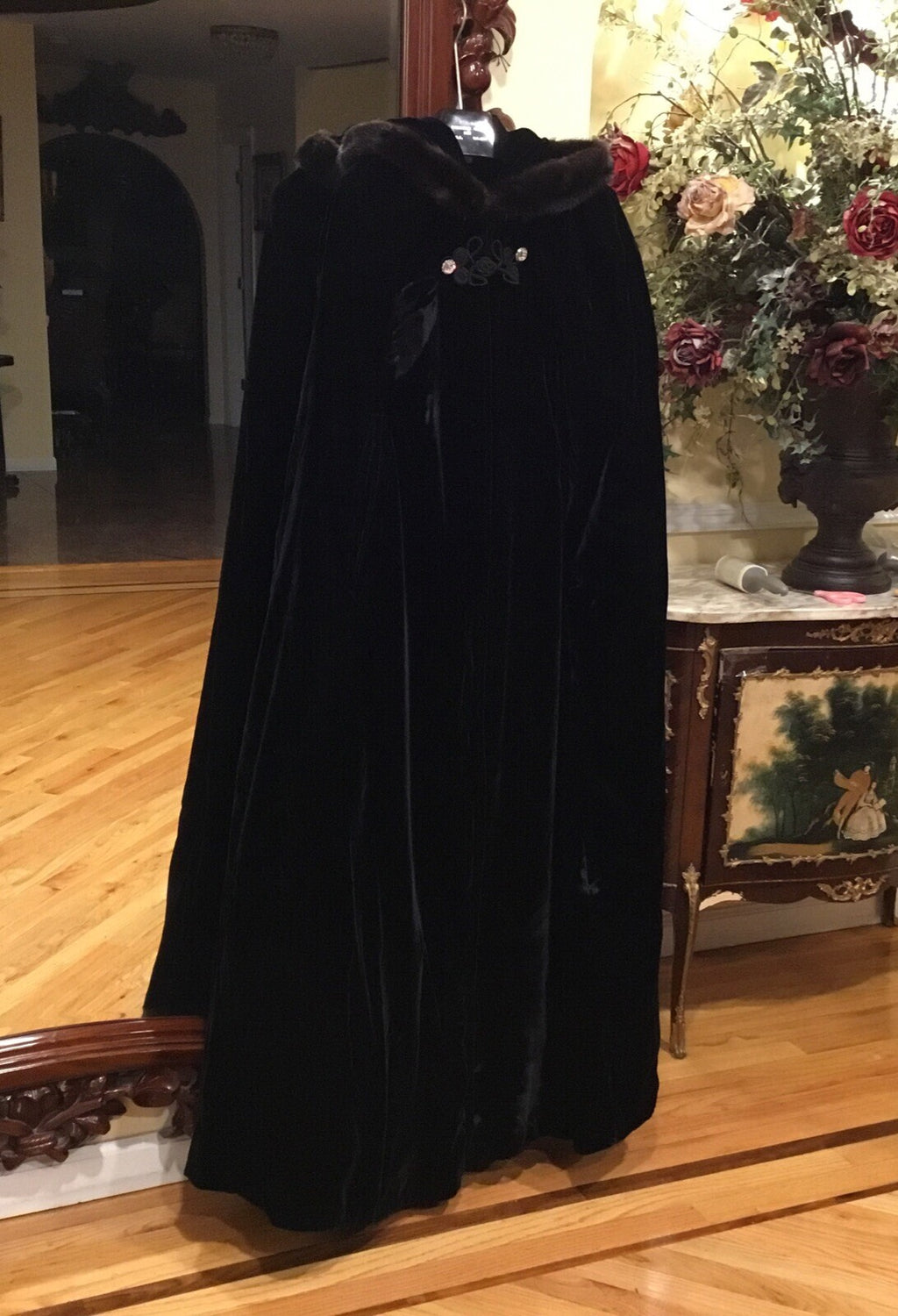 Vintage Heavy, velour, Theatrical ￼Cape Coat Made In England 57" Long Free size￼