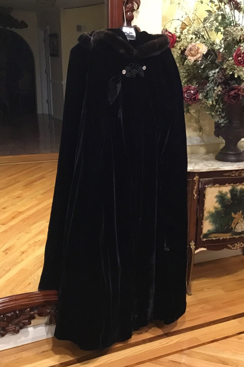 Vintage Heavy, velour, Theatrical ￼Cape Coat Made In England 57" Long Free size￼