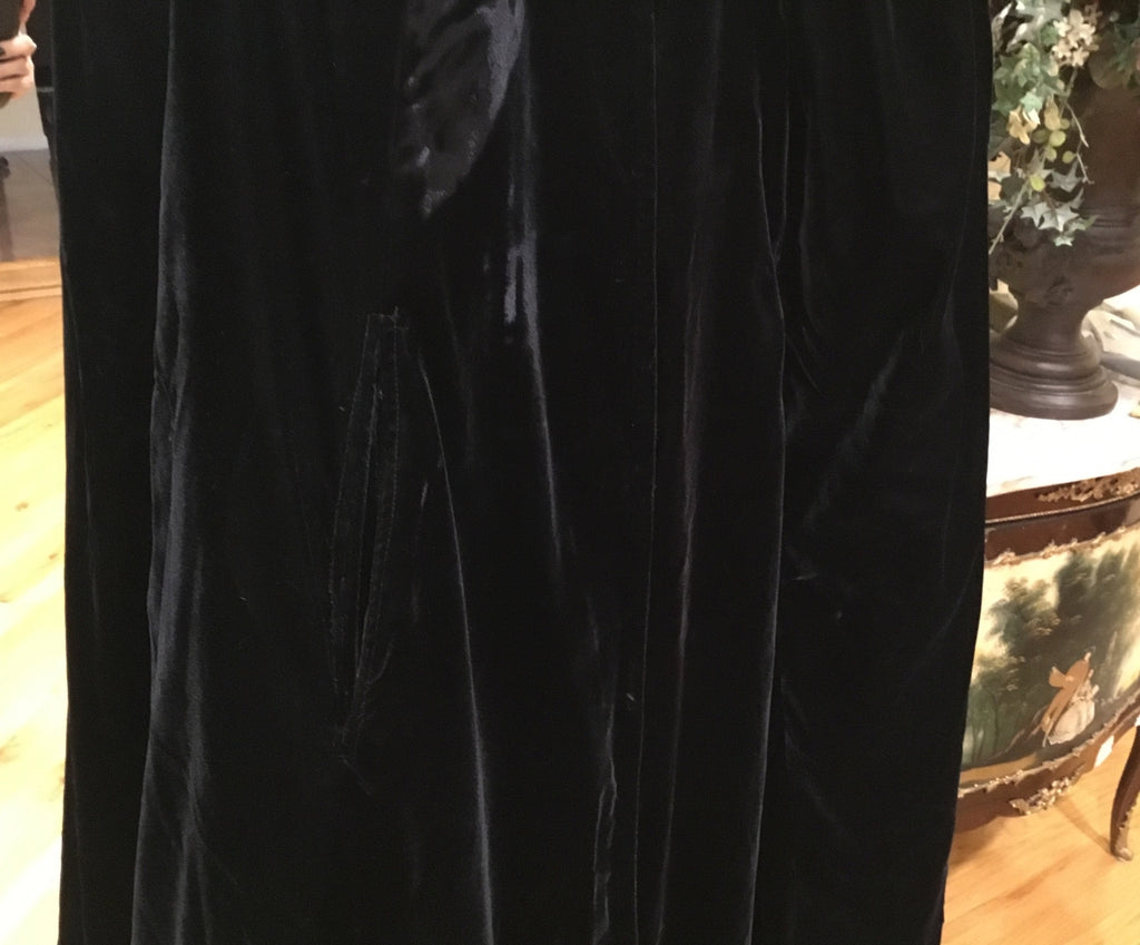 Vintage Heavy, velour, Theatrical ￼Cape Coat Made In England 57" Long Free size￼