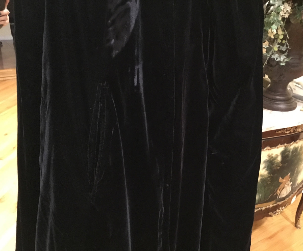 Vintage Heavy, velour, Theatrical ￼Cape Coat Made In England 57" Long Free size￼