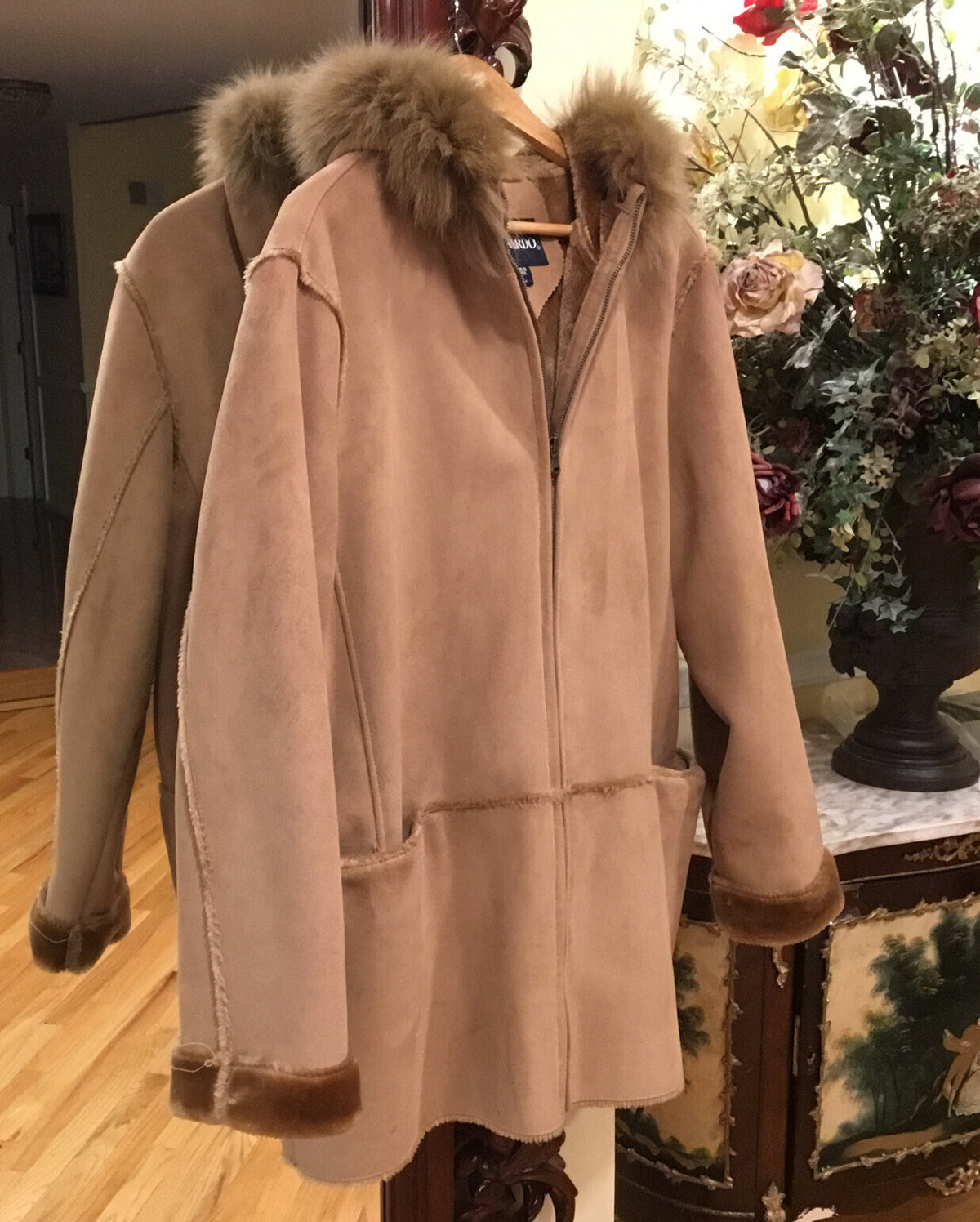 ￼COAT FAUX  SUEDE SZ L ￼Hoody