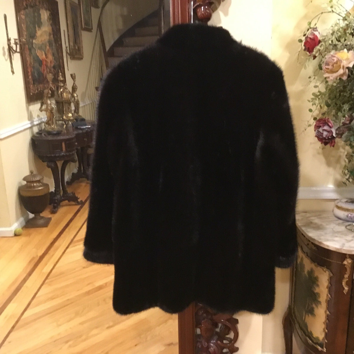 Beautiful And soft Real mink coat size ￼￼ Medium￼ Excellent Condition ￼