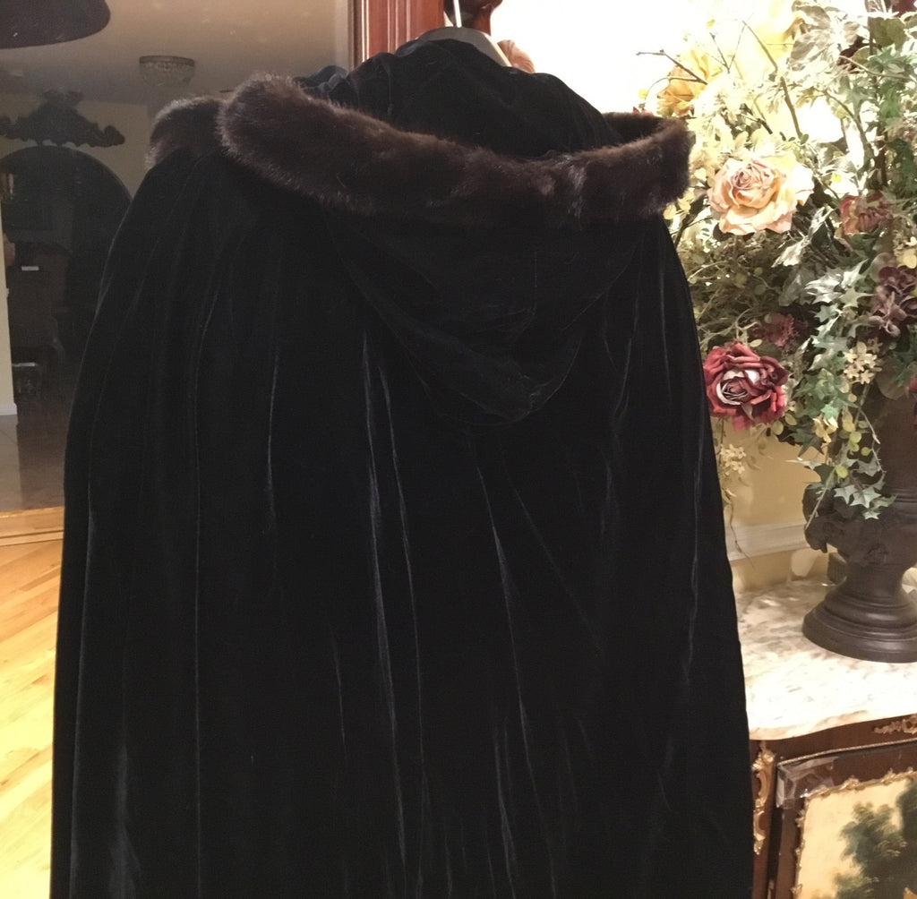 Vintage Heavy, velour, Theatrical ￼Cape Coat Made In England 57" Long Free size￼