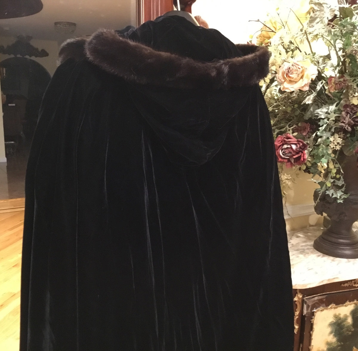 Vintage Heavy, velour, Theatrical ￼Cape Coat Made In England 57" Long Free size￼