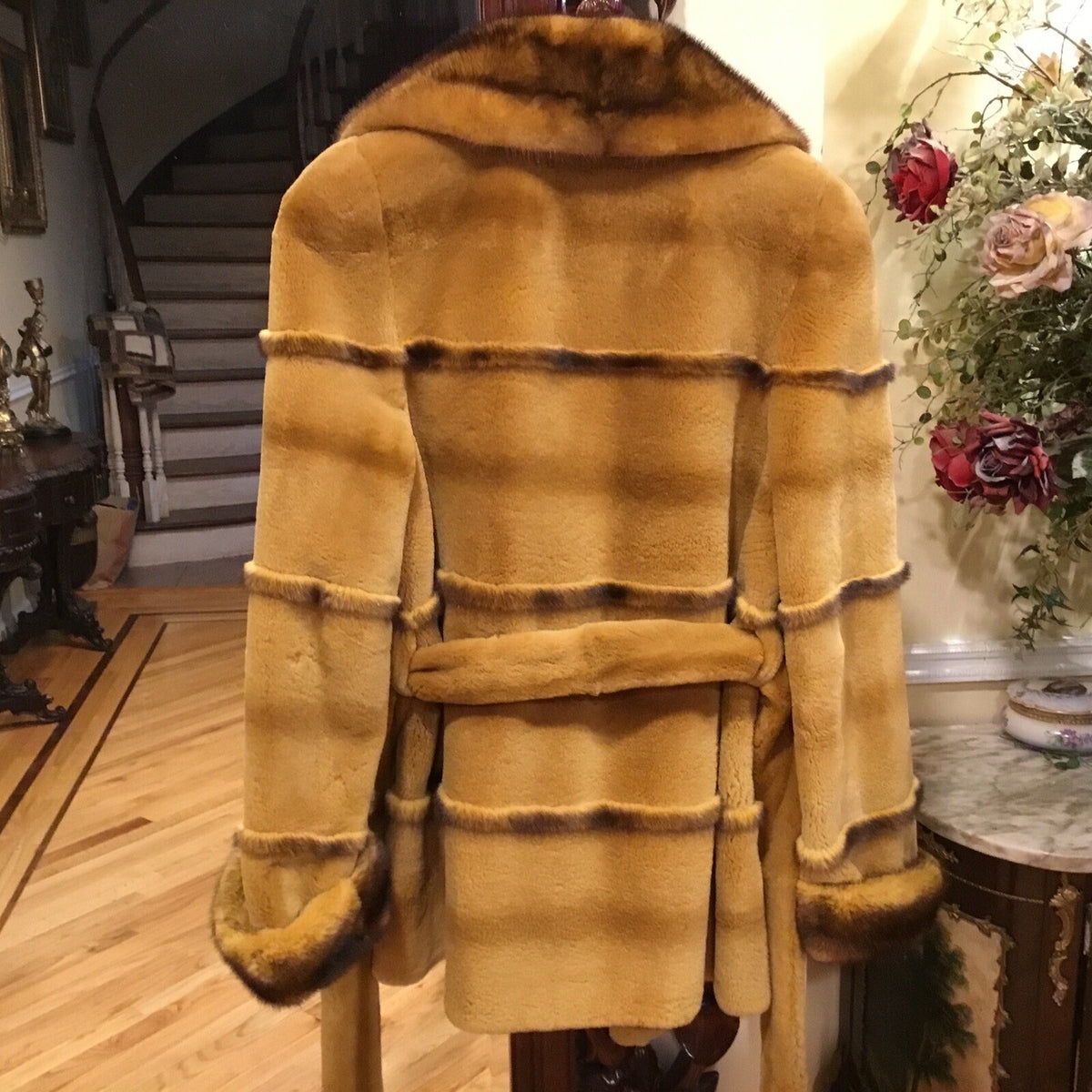 Stunning Whiskey ￼Mink Coat / Jacket SZ S/M Lite and Soft.