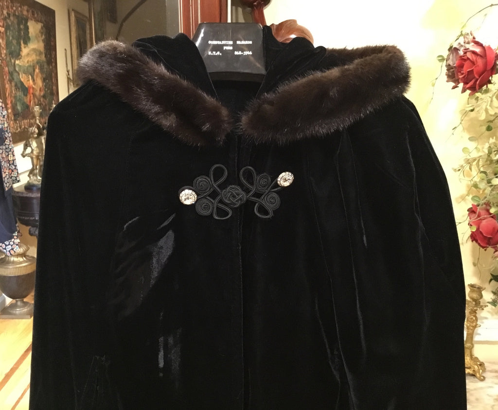 Vintage Heavy, velour, Theatrical ￼Cape Coat Made In England 57" Long Free size￼