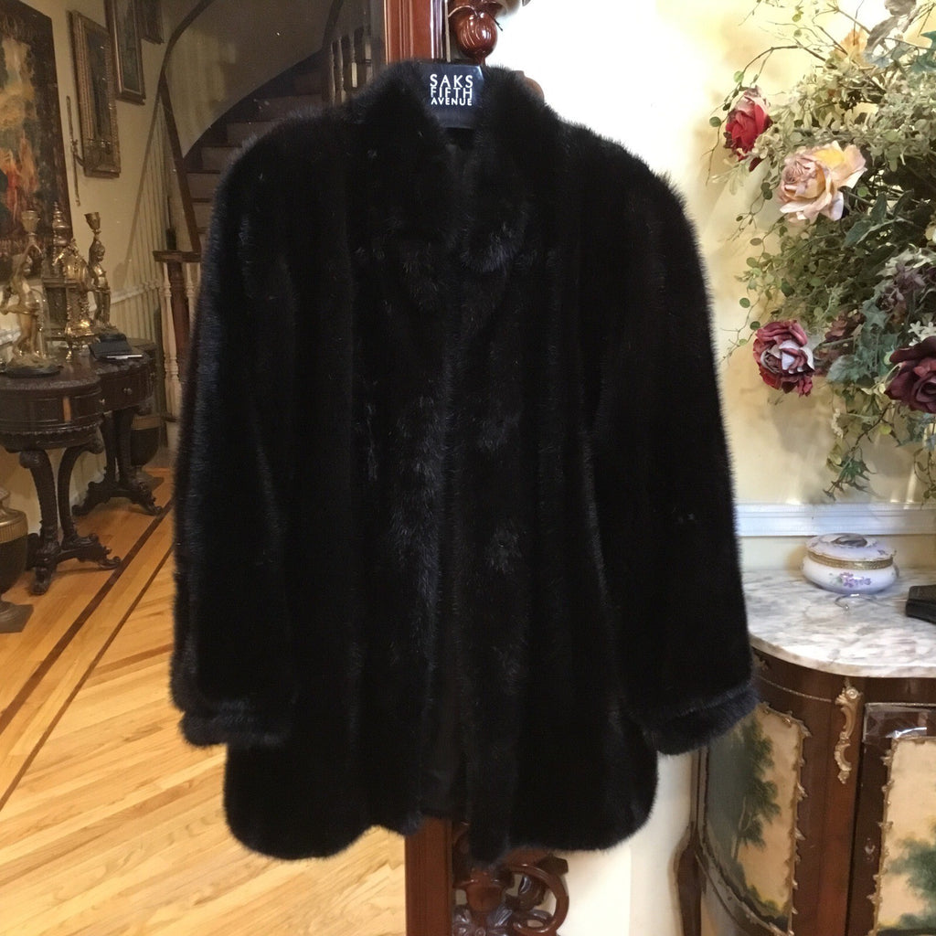 Beautiful And soft Real mink coat size ￼￼ Medium￼ Excellent Condition ￼